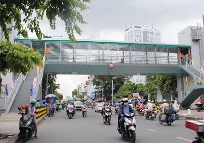 TP.HCM xây cầu bộ hành có thang máy đầu tiên trước Bệnh viện Ung bướu